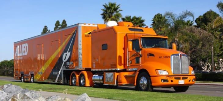 Long distance movers Vancouver Island at work