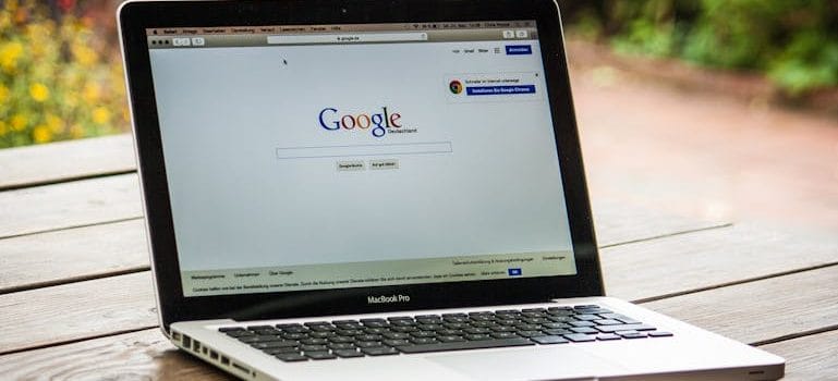 Planning an International Move on the computer