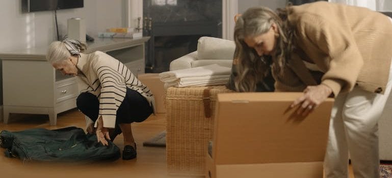 two women following Do’s and Don’ts of Packing for a Move