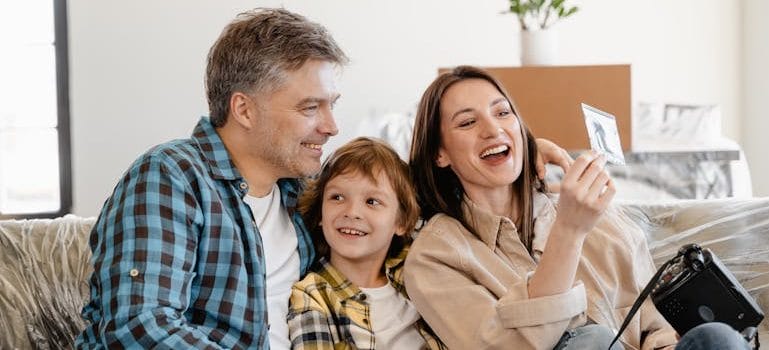 a family talking about how to get ready for your relocation to Nova Scotia