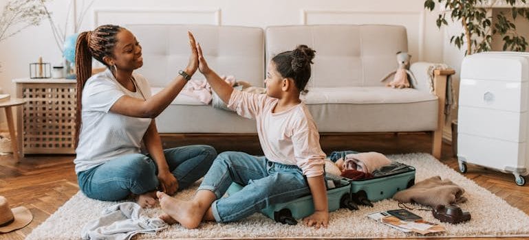 stress-free moving tips for busy moms
